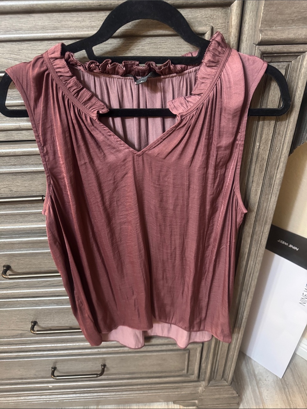 Simply Vera Vera Wang Dusty Rose Ruffled V-Neck Sleeveless Top